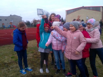 Akcja 100 drzew na 100-lecie województwa łódzkiego w szkole w Widawie, <p>Archiwum OT SPK</p>